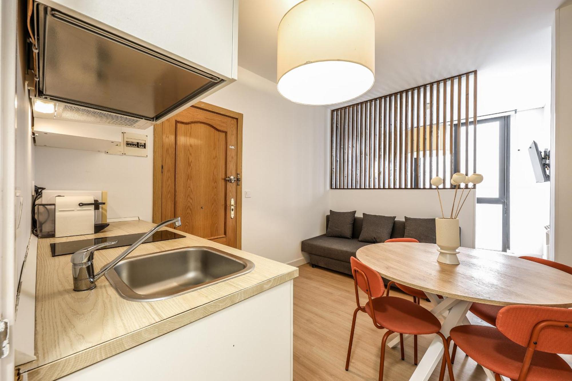 Pequeno Reformado En Tirso De Molina Alquiler Temporal Appartement *